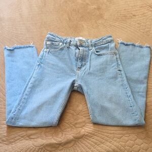 Zara Light Blue Cropped Jeans with Frayed Hem